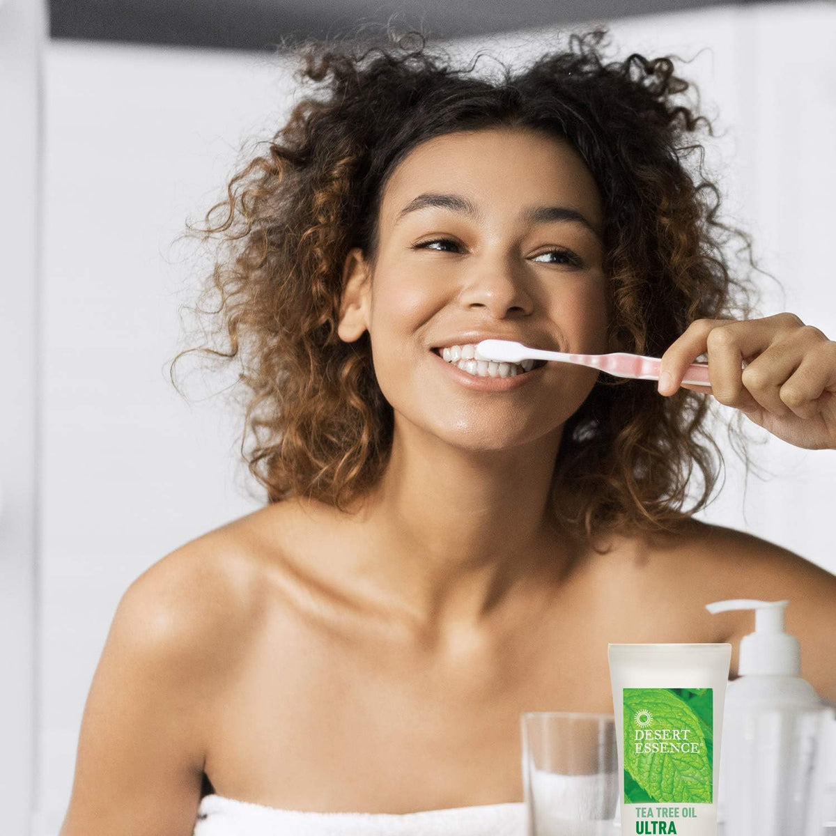 Desert Essence Ultra Care Toothpaste, Mega Mint, Fluoride Free, 6.25 oz